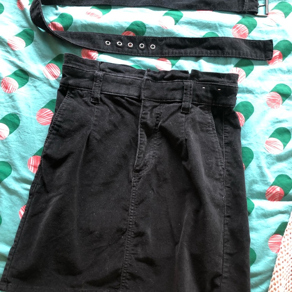 Black express skirt